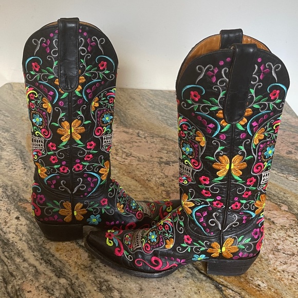 Old Gringo Klak Sugar Skull Cowgirl Boots
Multi-Colored Embroidery Size 6.5 - Picture 3 of 7